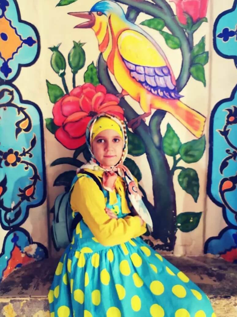 Photograph of young artist Fateme Masoumi.