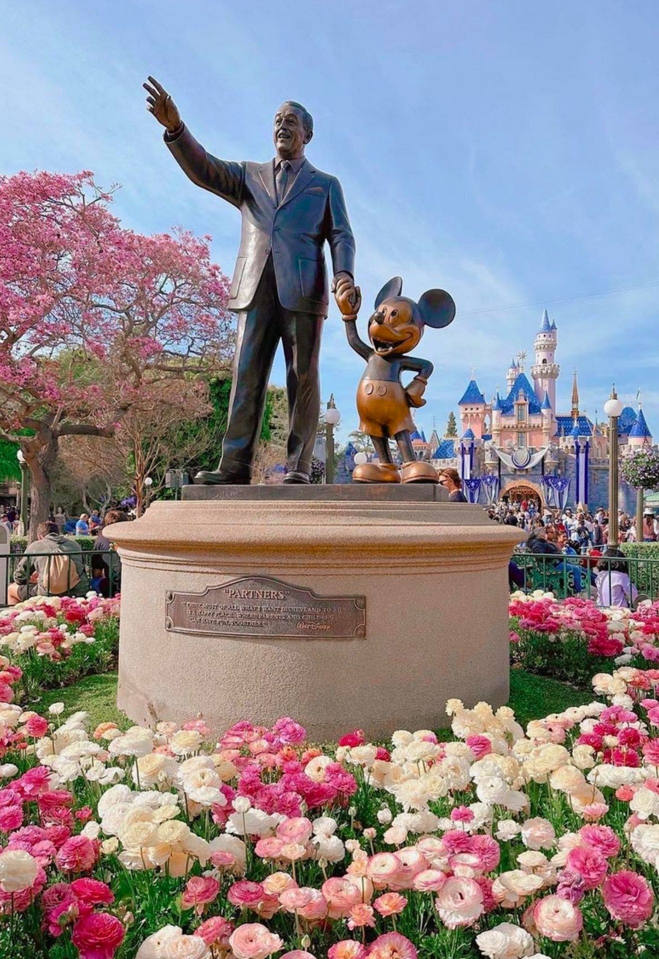 disney statue