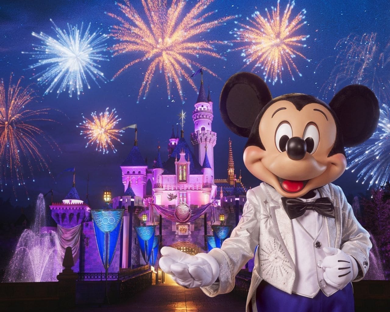 4 Reasons Why Disneyland Is The Happiest Place on Earth